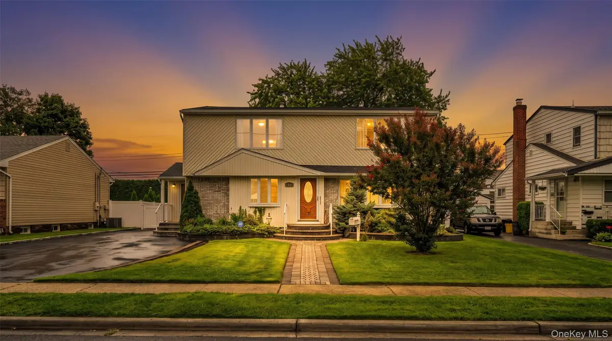 30 Andover Lane, Hicksville, NY 11801 - #1