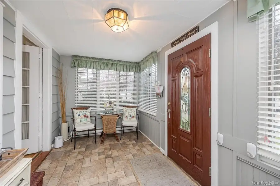 18 Yale Place, Lynbrook, NY 11563 - #2