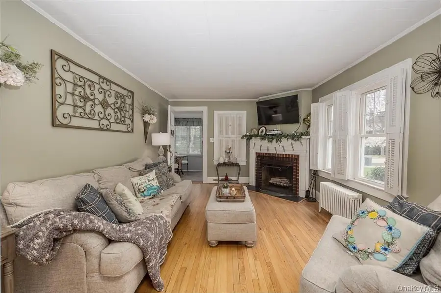 18 Yale Place, Lynbrook, NY 11563 - #3