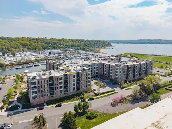 100 Garvies Point Road #1042, Glen Cove, NY 11542