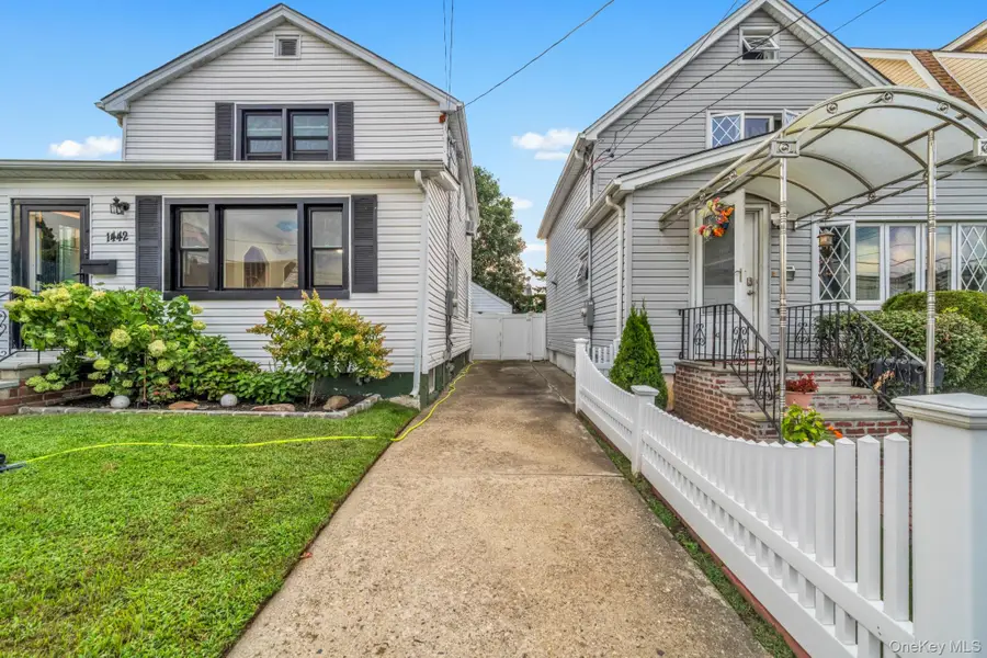 1442 Woolworth Street, Elmont, NY 11003 - #3