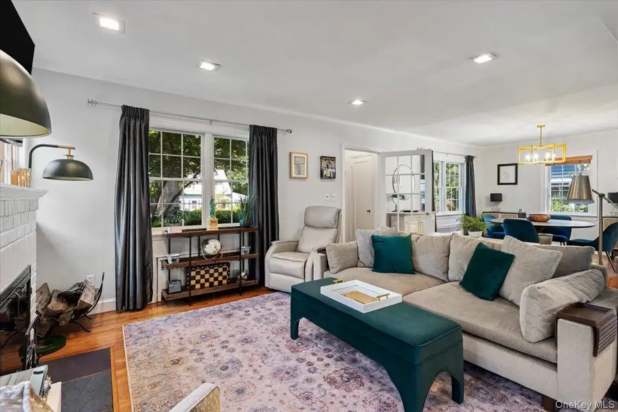 11 Bayside Avenue, Port Washington, NY 11050 - #2