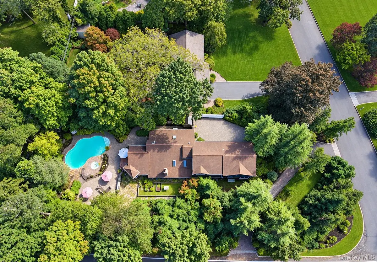 100 Edgewood Avenue, Smithtown, NY 11787 - #1
