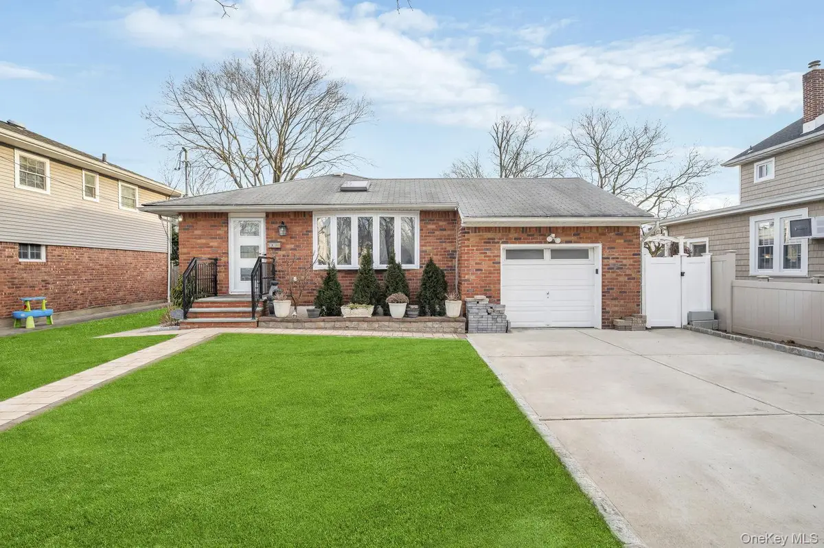 1810 N Jerusalem Road, North Bellmore, NY 11710 - #1