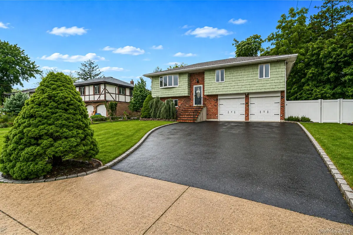 6 North Avenue, Smithtown, NY 11787 - #1