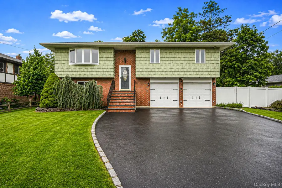 6 North Avenue, Smithtown, NY 11787 - #2