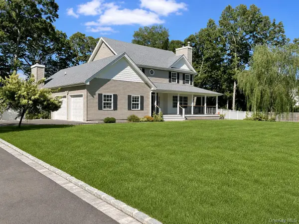 7 Sander Court, Middle Island, NY 11953