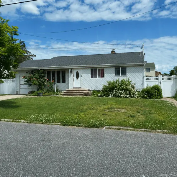 11 Franklin Street, Brentwood, NY 11717