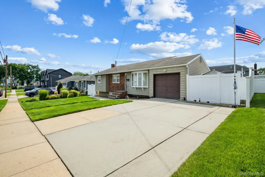 40 Elm Avenue, Farmingdale, NY 11735 - #3