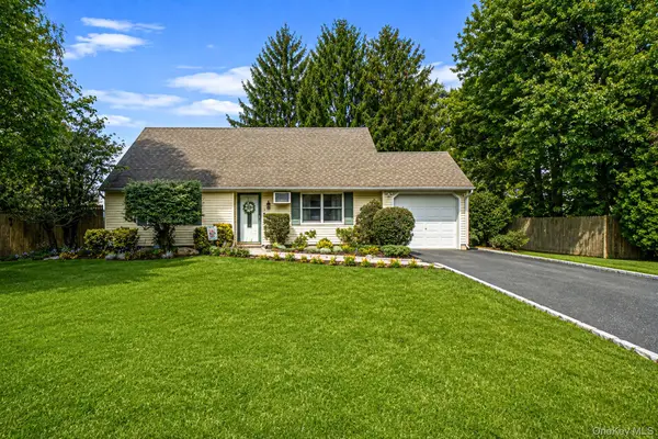 4 Highview Lane, Ridge, NY 11961