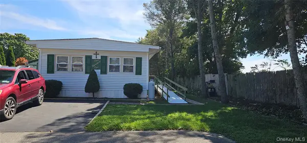 703 Fresh Pond Avenue #101, Calverton, NY 11933