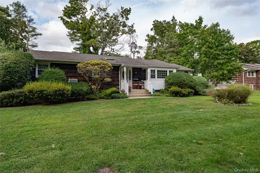 4 Huber Place, Saint James, NY 11780 - #3