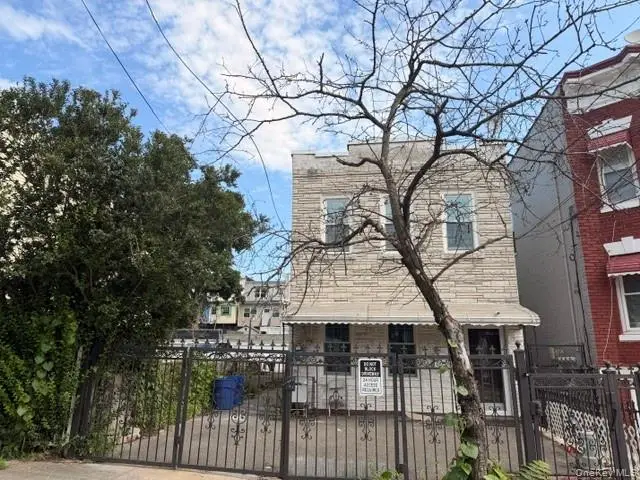 1041 E 216th Street, Bronx, NY 10469 - #2