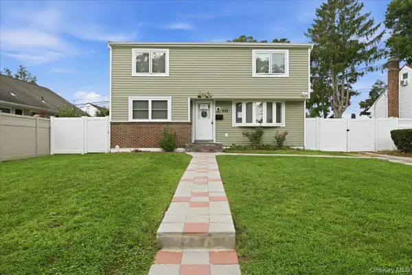 828 Bruce Drive, Wantagh, NY 11793