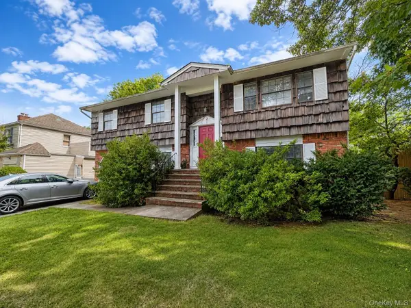 7 Roberts Lane, Cedarhurst, NY 11516