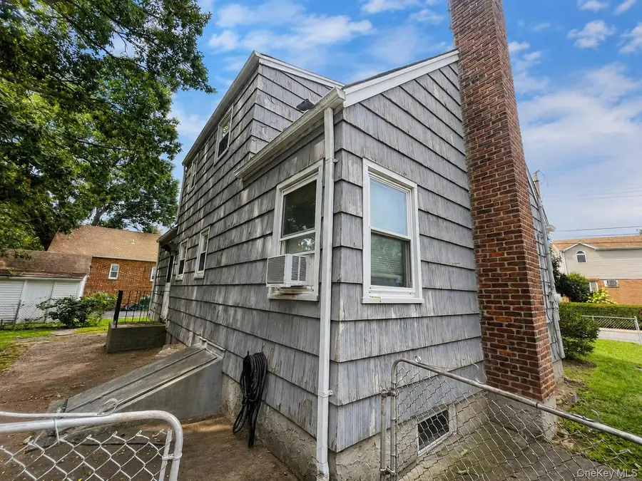 471 Eureka Avenue, Elmont, NY 11003 - #2