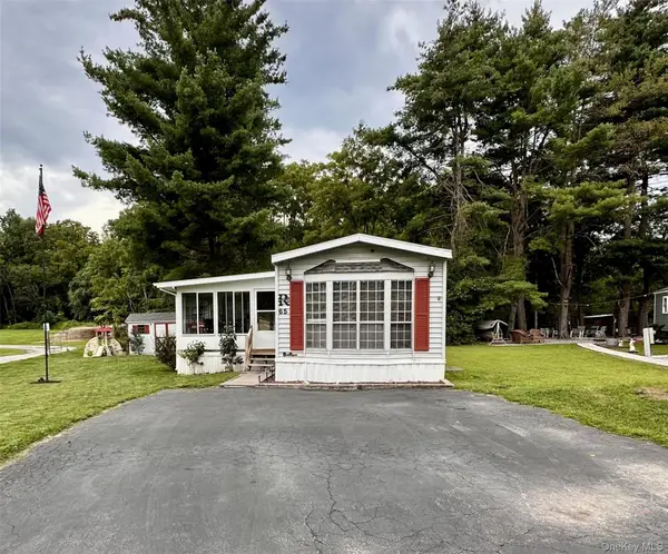 65 Water Loop, Pleasant Valley, NY 12569