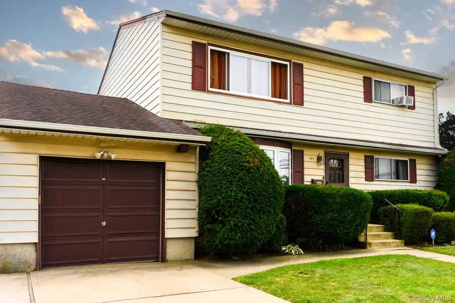 191 N Virginia Avenue, Massapequa, NY 11758 - #2