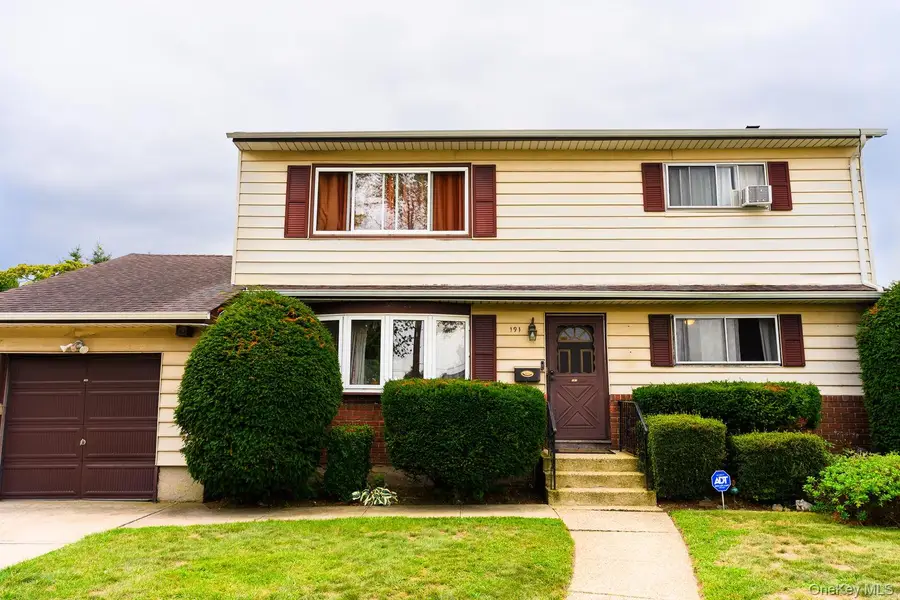 191 N Virginia Avenue, Massapequa, NY 11758 - #3