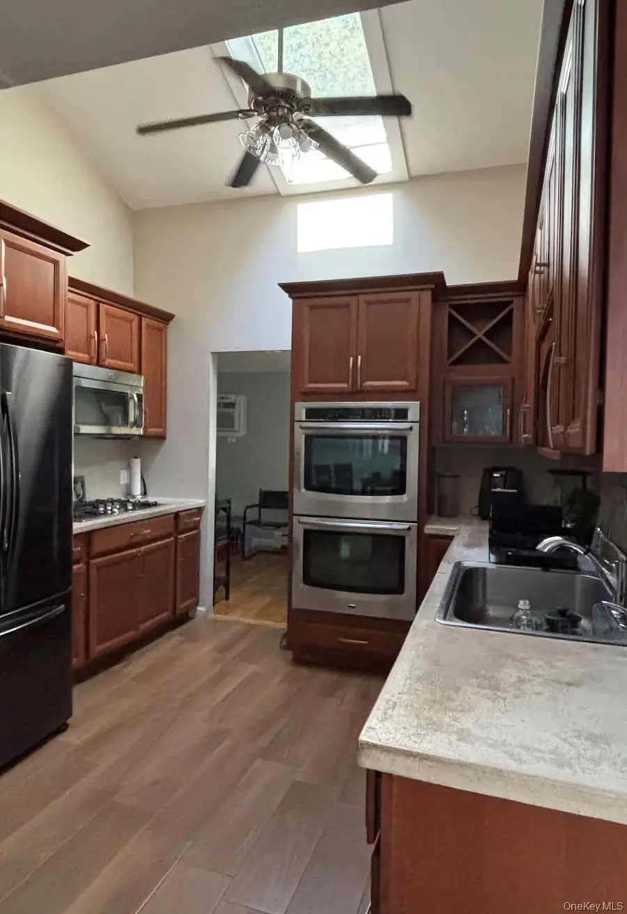 17 Columbine S, Hampton Bays, NY 11946 - #2