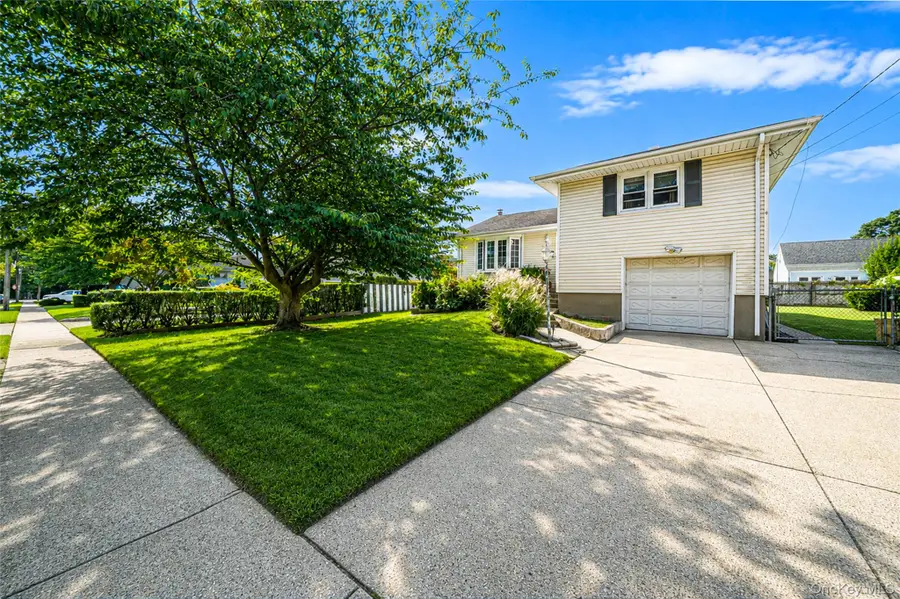 172 N Walnut Street, Massapequa, NY 11758 - #2