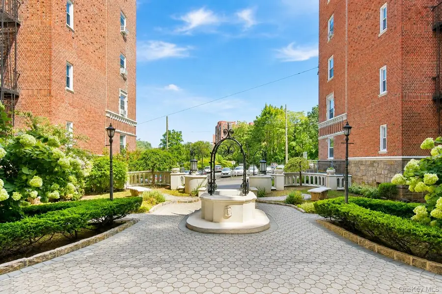 60 W Broad Street #1L, Fleetwood, NY 10552 - #2