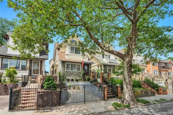 10530 Van Wyck Expressway, Richmond Hill S., NY 11419