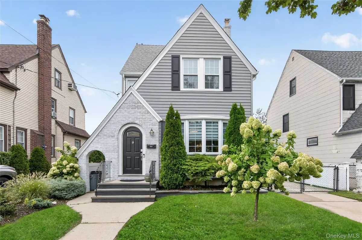 344 Houston Avenue, Mineola, NY 11501 - #1
