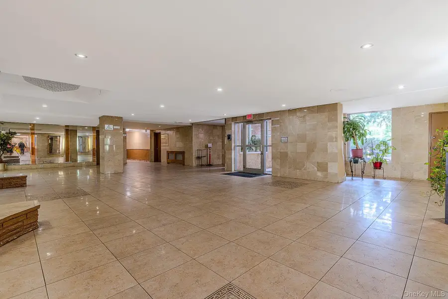 2727 Ocean Parkway #D18, Brooklyn, NY 11235 - #2