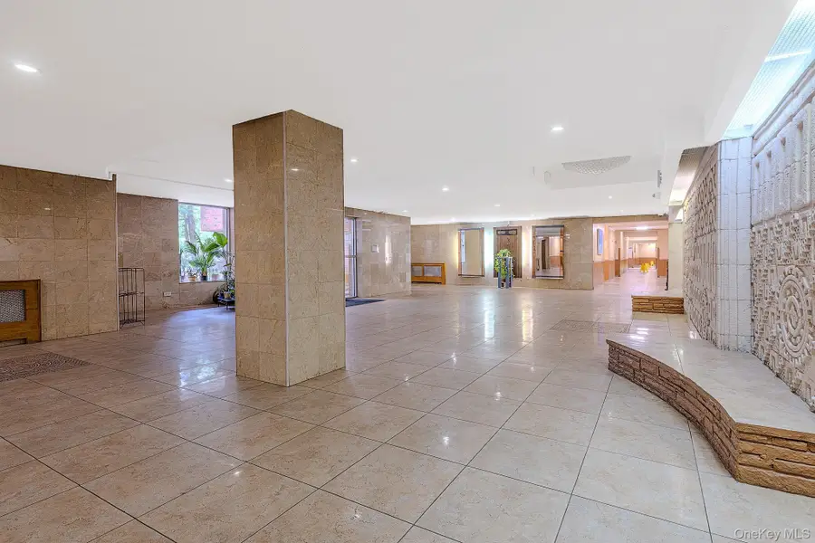 2727 Ocean Parkway #D18, Brooklyn, NY 11235 - #3