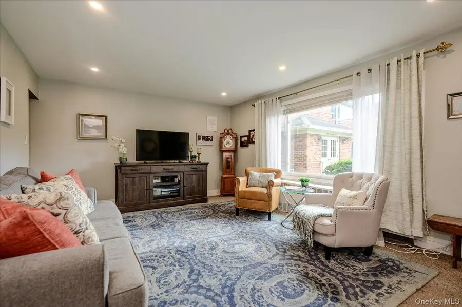 346 Edmunton Drive #L17, North Babylon, NY 11703 - #3