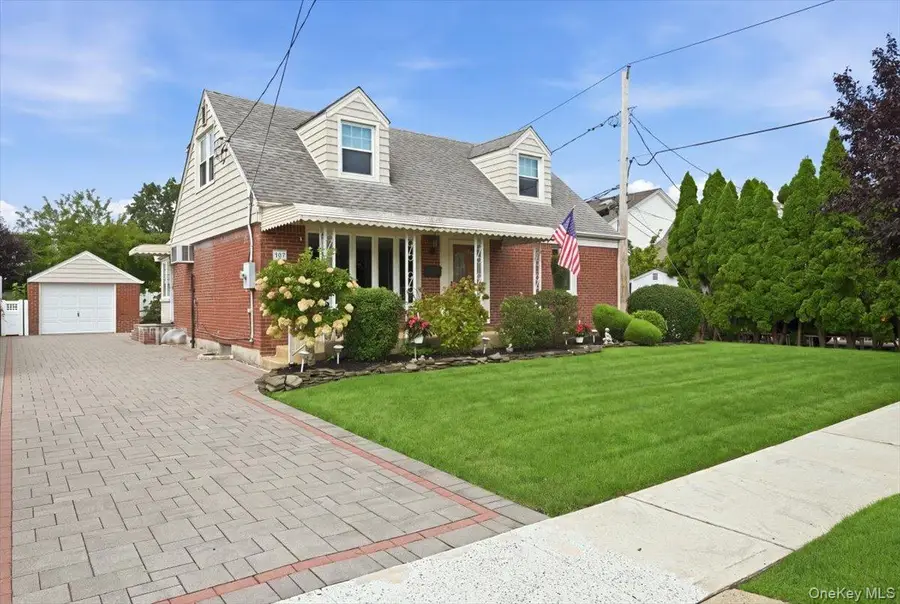 303 Caroline Avenue, Garden City South, NY 11530 - #2