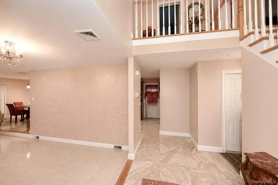 303 Westchester Avenue N, West Babylon, NY 11704 - #3