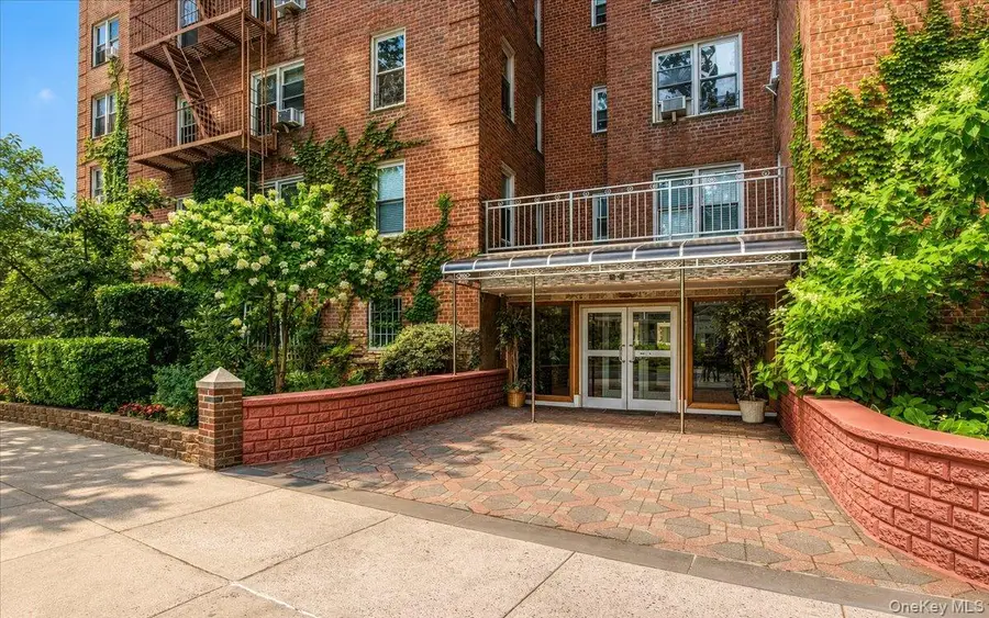 82-40 Austin Street #6B, Kew Gardens, NY 11415 - #3