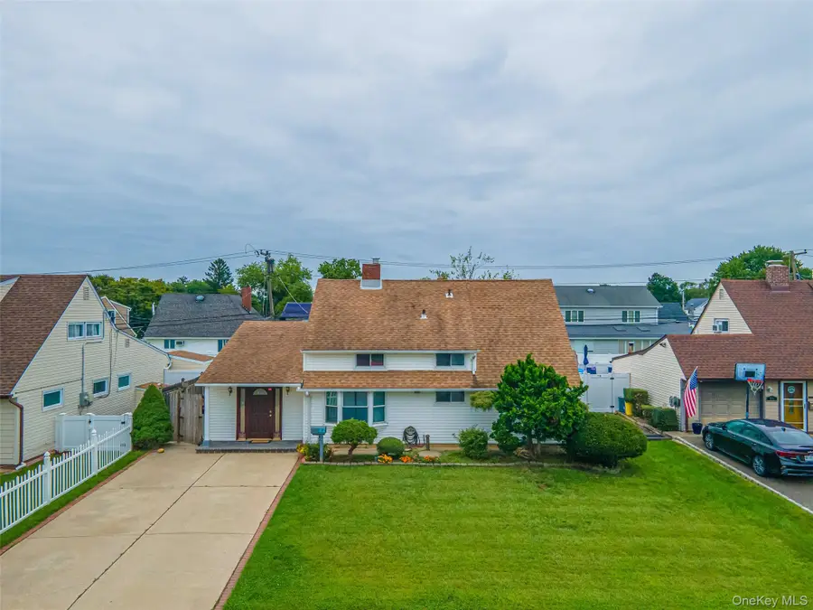 82 Lantern Road, Hicksville, NY 11801 - #2