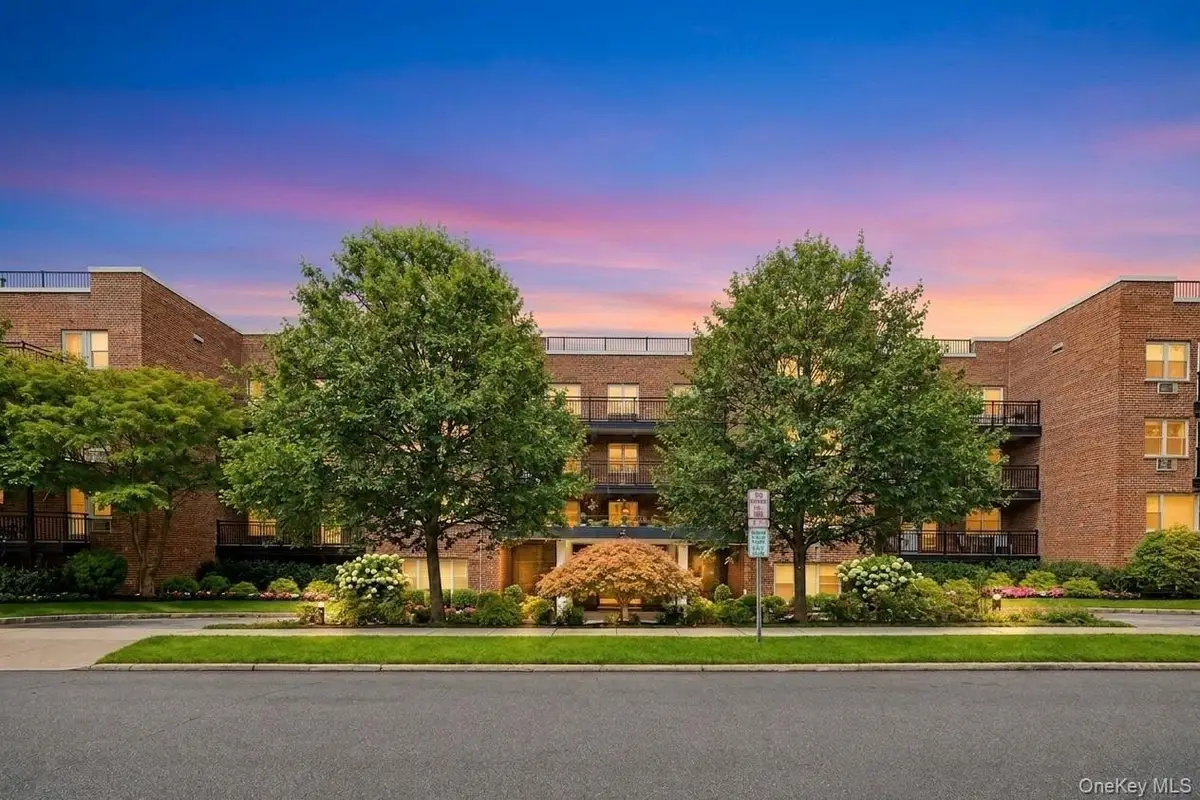 25 Chapel Place #2M, Great Neck, NY 11021 - #1