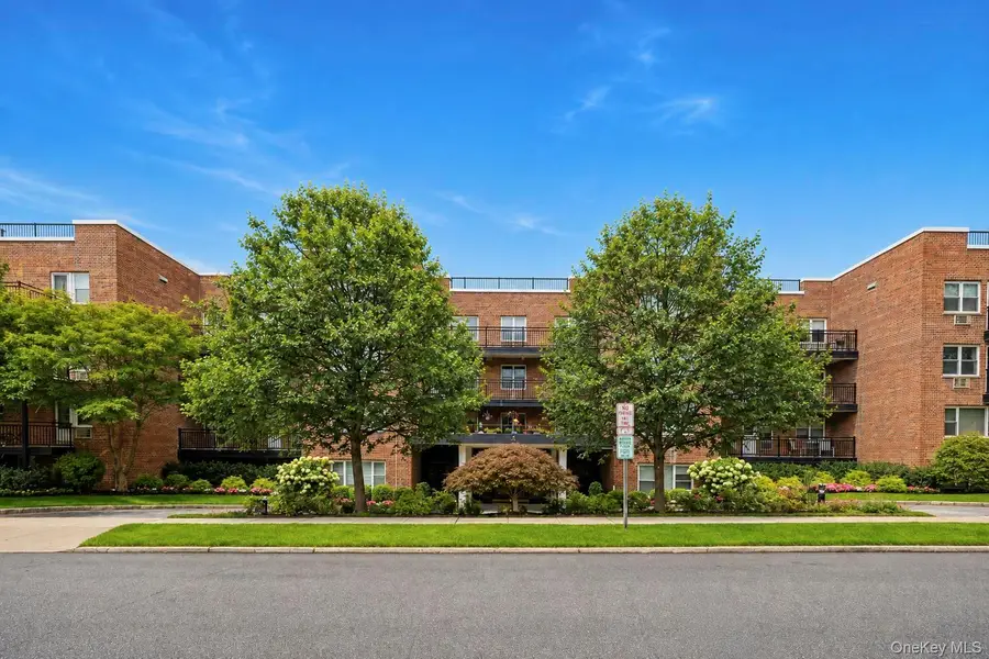 25 Chapel Place #2M, Great Neck, NY 11021 - #2