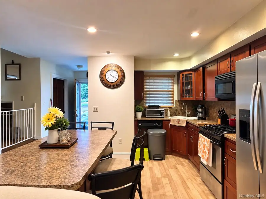 263 N 3rd Avenue, Bay Shore, NY 11706 - #2
