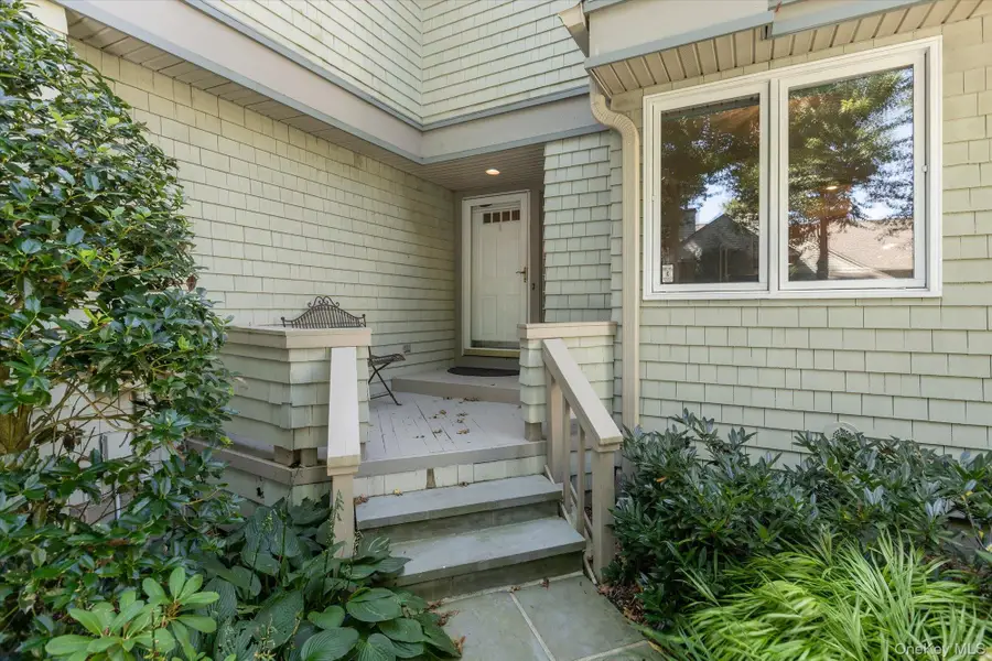 14 Insbrook Court, Huntington, NY 11743 - #3
