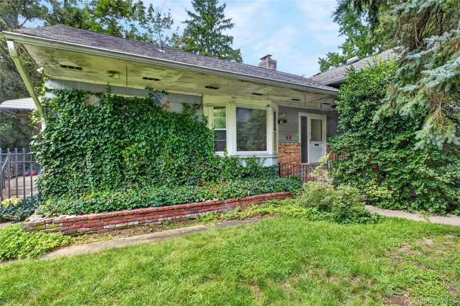 18 Pinewood Road, Manhasset, NY 11030 - #2