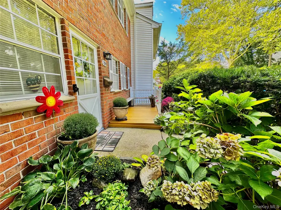 704 Towne House Village #704, Hauppauge, NY 11749 - #3