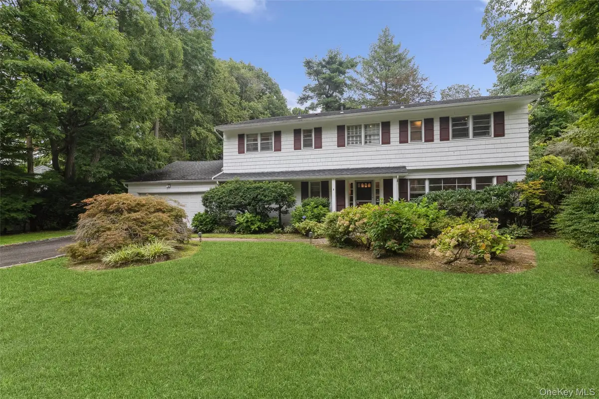 5 Hemlock Drive, East Hills, NY 11576 - #1