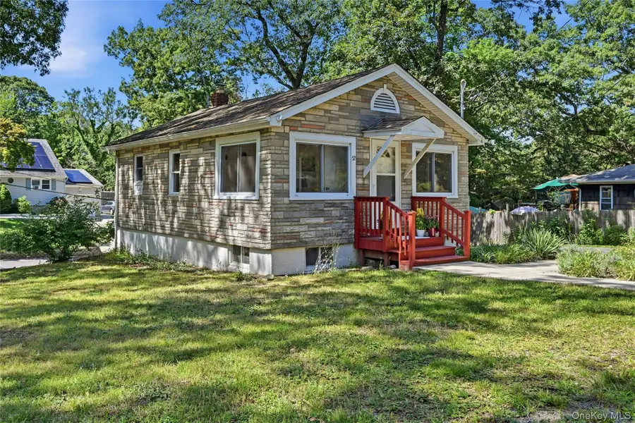 52 Valley Drive, Sound Beach, NY 11789 - #2