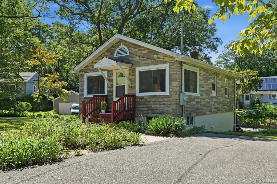 52 Valley Drive, Sound Beach, NY 11789 - #3