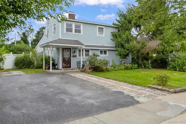 42 Mockingbird Lane, Levittown, NY 11756
