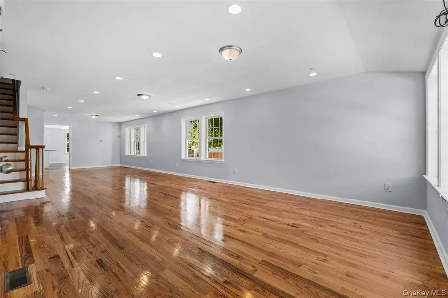 911 Hicksville Road, Far Rockaway, NY 11691 - #2