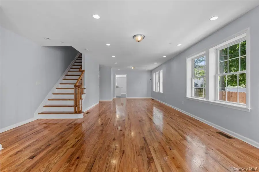 911 Hicksville Road, Far Rockaway, NY 11691 - #3