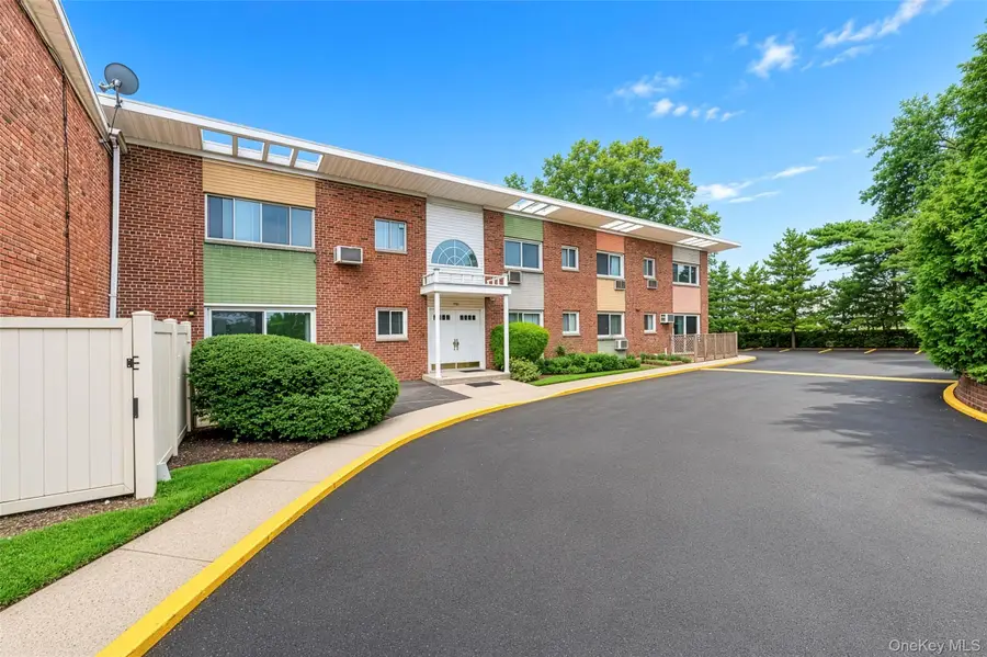263 N Newbridge Road, Levittown, NY 11756 - #2