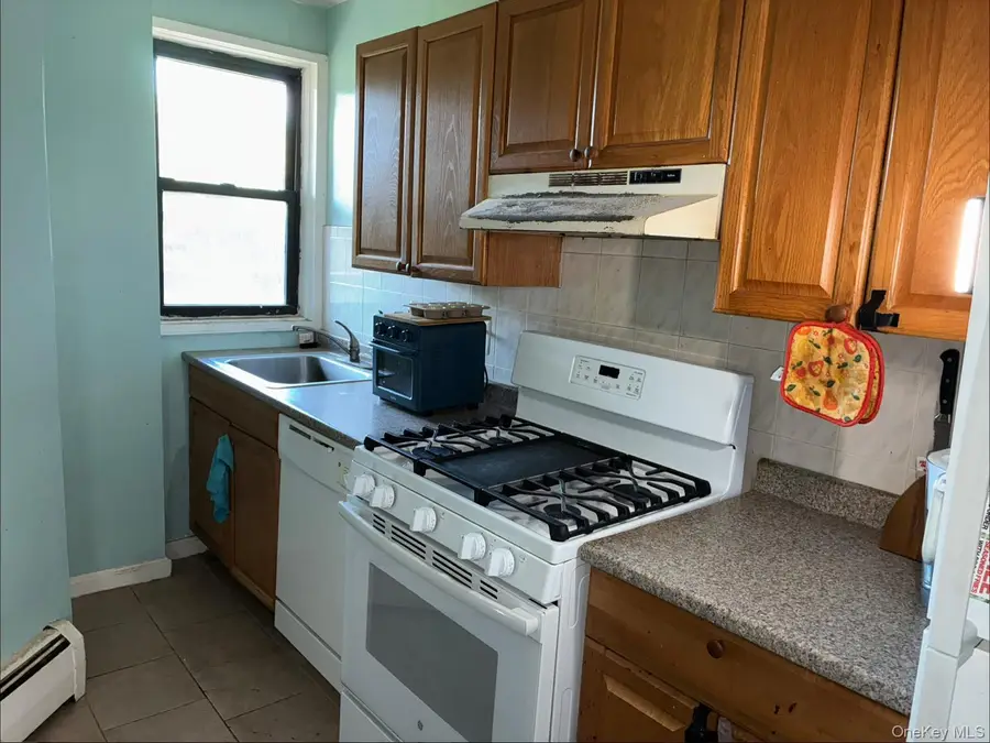 5 Oakdale Manor #B22, Suffern, NY 10901 - #3