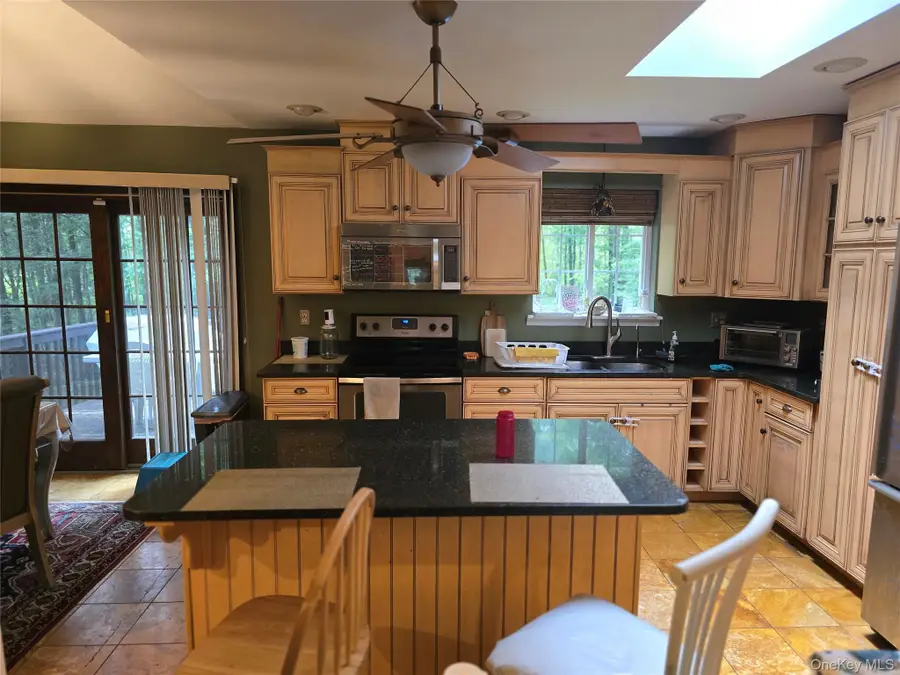 8 Kayleigh Drive, New Paltz, NY 12561 - #3
